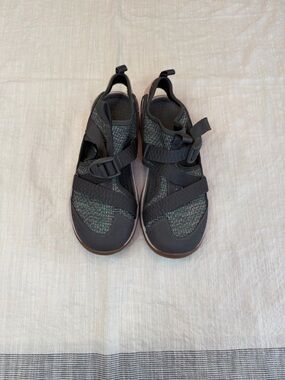Chaco women’s odyssey outdoor sandals size 8
